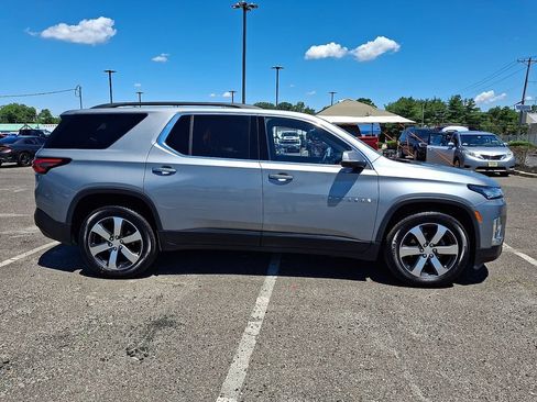 Used 2023 Chevrolet Traverse LT w/ LT Premium Package AWD/4WD image 13