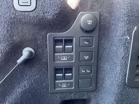 Used 2019 Land Rover Discovery HSE image 35