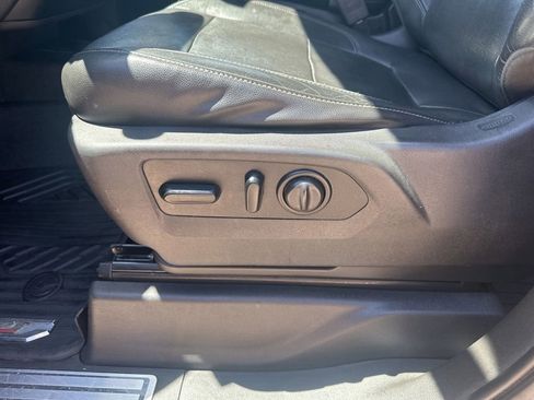 Used 2020 Chevrolet Silverado 1500 LT w/ All-Star Edition AWD/4WD image 7