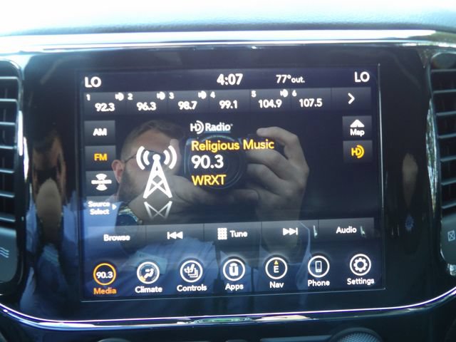 Used 2022 Jeep Grand Cherokee Laredo X AWD/4WD image 23