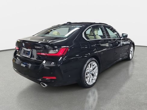 Certified 2025 BMW 330i Sedan w/ Premium Package image 5