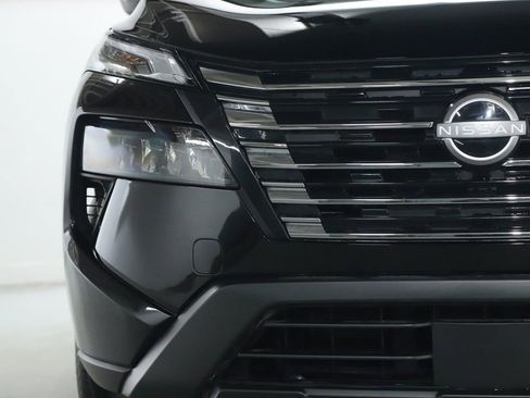 Certified 2026 Nissan Rogue SV image 7