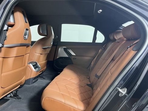 Used 2024 BMW 760i xDrive w/ Executive Package image 19