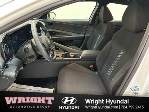 Certified 2025 Hyundai Elantra SEL image 11
