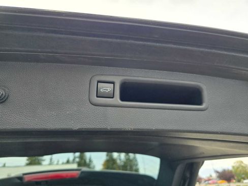 Certified 2022 Toyota Highlander XLE image 17