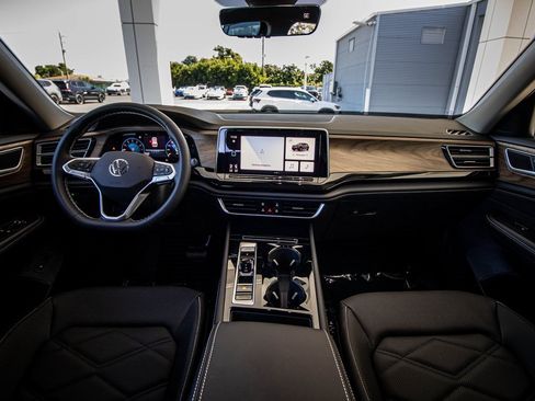 New 2026 Volkswagen Atlas SE image 31