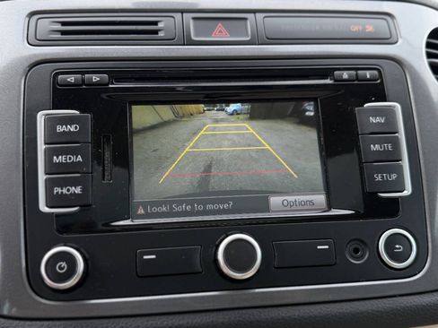 Used 2013 Volkswagen Tiguan SE FWD image 13