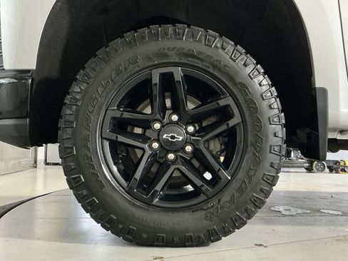 Used 2021 Chevrolet Silverado 1500 LT Trail Boss AWD/4WD image 13