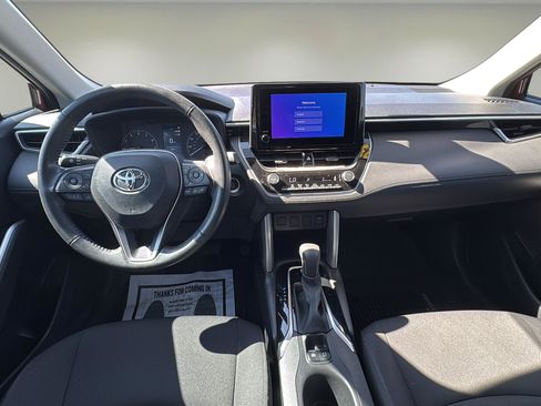 Used 2023 Toyota Corolla Cross LE image 9