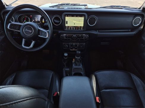 Used 2022 Jeep Wrangler Unlimited Sahara image 34