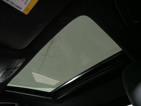 Used 2019 Mercedes-Benz C 300 4MATIC Sedan image 31