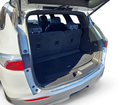 Used 2024 Buick Enclave Premium image 21