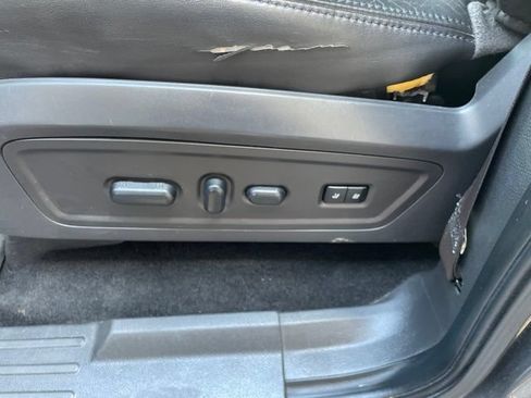 Used 2012 Lincoln Navigator 4WD image 24