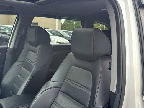 Used 2018 Honda CR-V Touring image 13