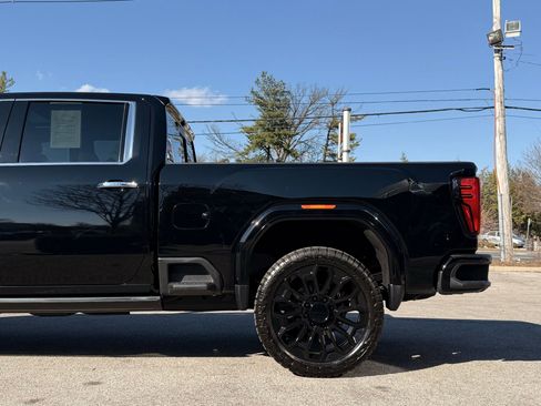 Used 2025 GMC Sierra 2500 Denali Ultimate image 18