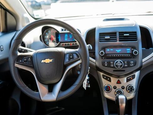 Used 2015 Chevrolet Sonic LT image 7