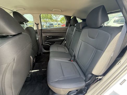 Used 2025 Hyundai Tucson SE image 31
