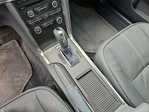 Used 2010 Lincoln MKZ image 22