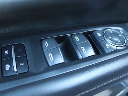 Used 2021 Chevrolet Tahoe High Country w/ Premium Package image 18