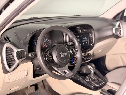 Used 2020 Kia Soul LX FWD image 25