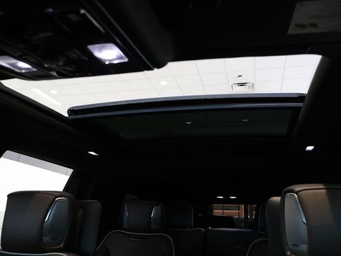 Used 2026 GMC Yukon Denali Ultimate AWD/4WD image 27