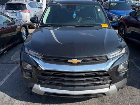 Used 2023 Chevrolet TrailBlazer LT AWD/4WD image 2