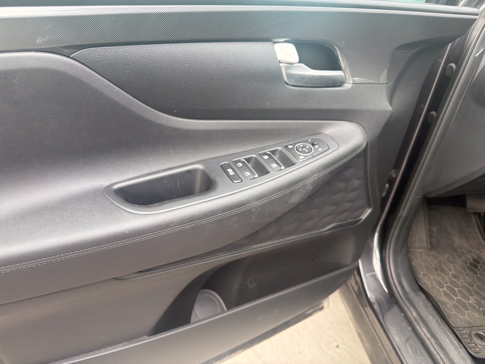 Used 2023 Hyundai Santa Fe SEL w/ Cargo Package FWD image 13