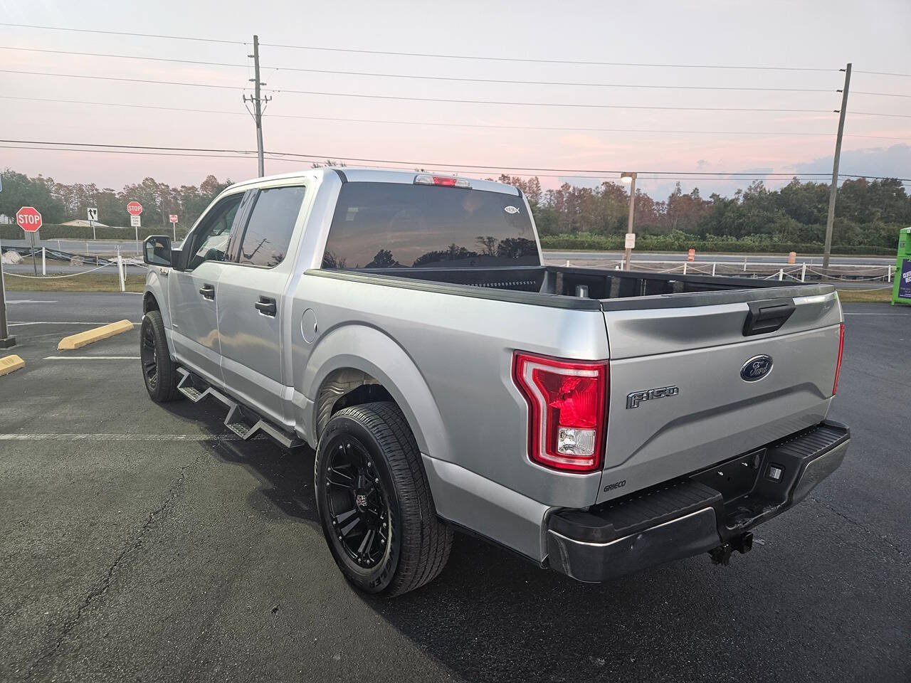 Used 2017 Ford F150 XLT RWD image 10
