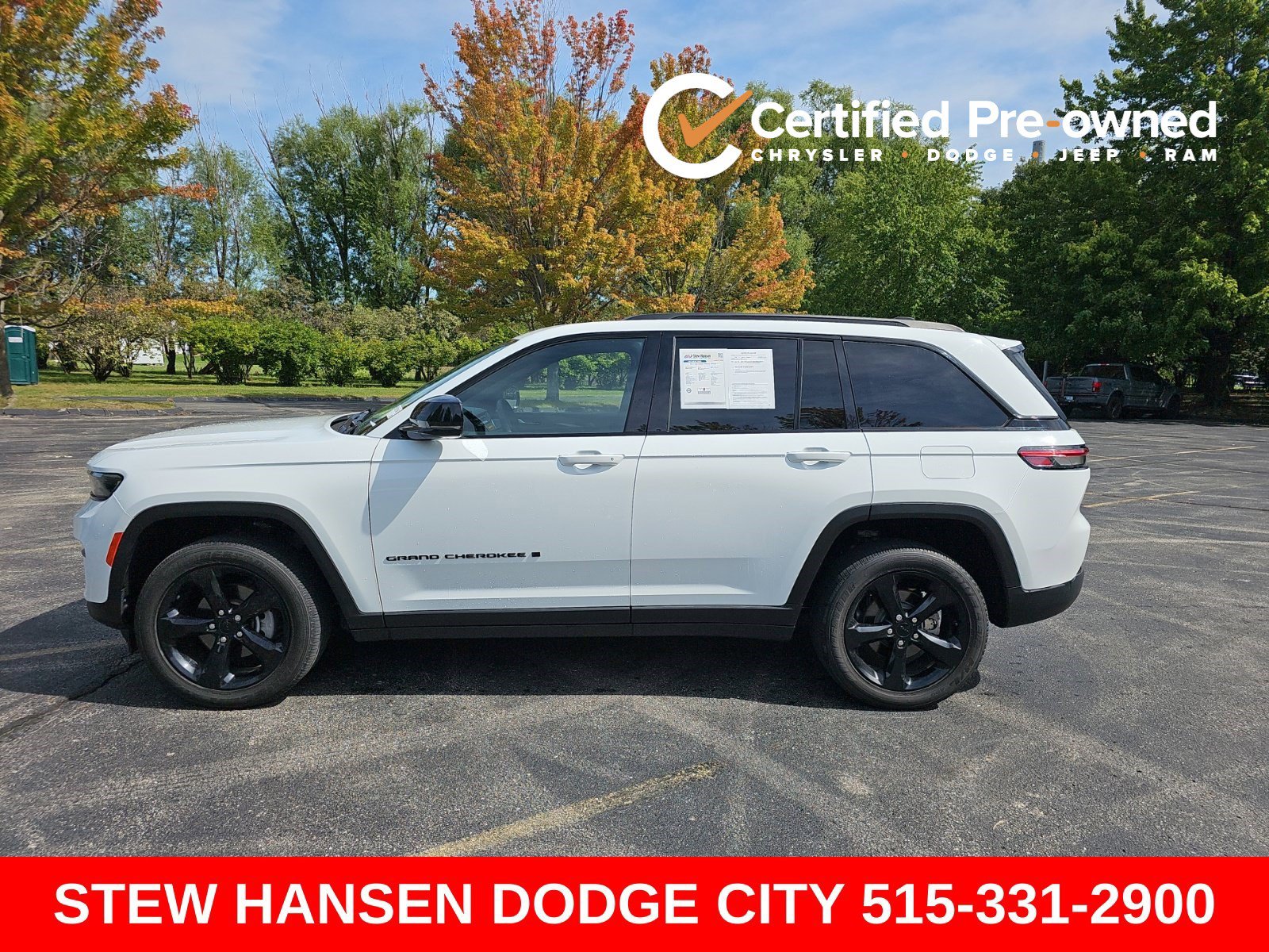 Used 2023 Jeep Grand Cherokee Altitude AWD/4WD image 1