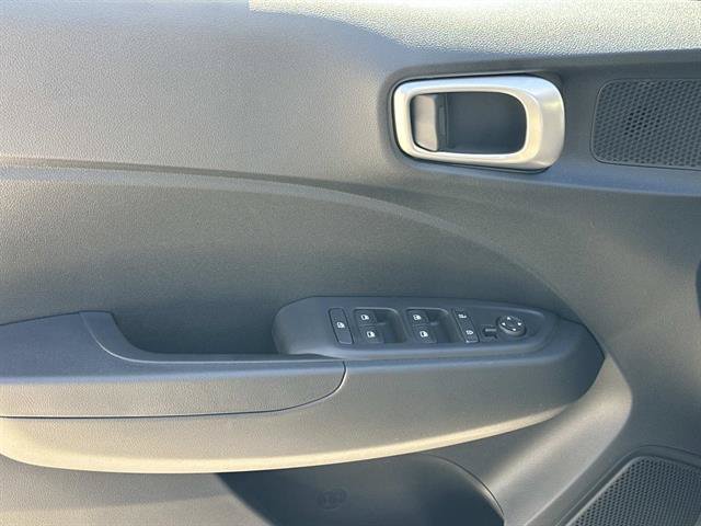 New 2026 Hyundai Venue SE FWD image 21