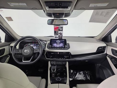 Used 2023 Nissan Rogue SL AWD/4WD image 29