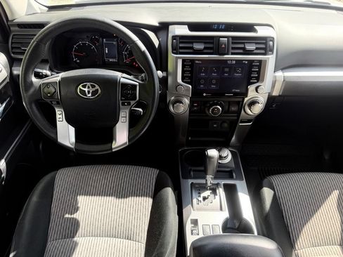 Used 2022 Toyota 4Runner SR5 AWD/4WD image 17