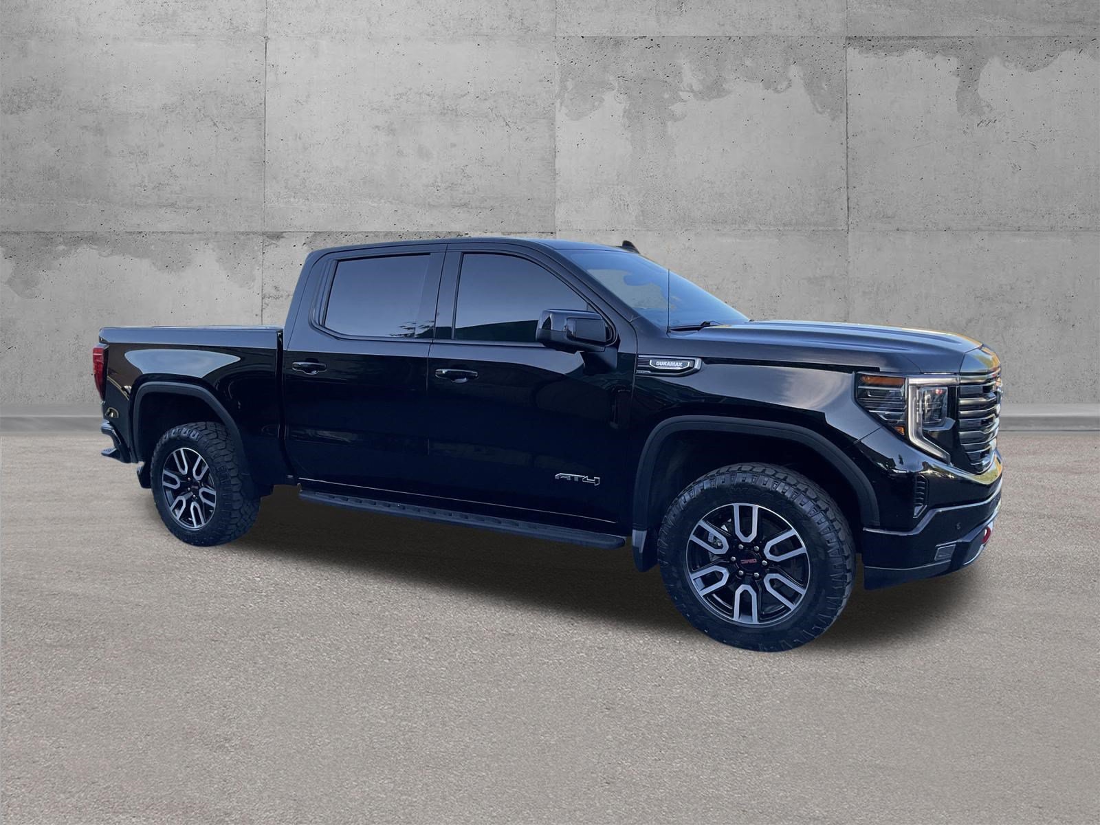 Used 2023 GMC Sierra 1500 AT4 w/ Technology Package AWD/4WD image 1