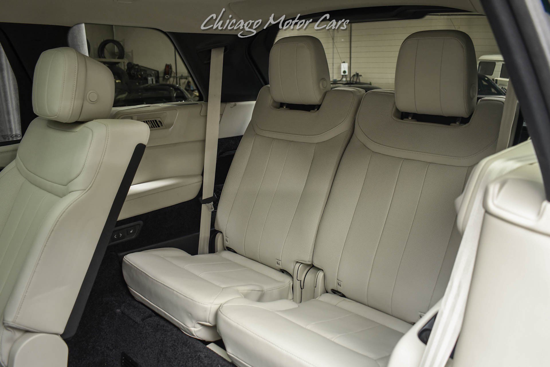 Used 2025 Land Rover Range Rover Long Wheelbase SE AWD/4WD image 32