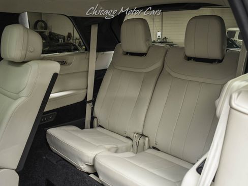 Used 2025 Land Rover Range Rover Long Wheelbase SE AWD/4WD image 32