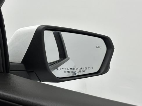 Used 2023 GMC Terrain SLE w/ Driver Convenience Package image 34