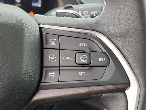 New 2026 Jeep Grand Cherokee Altitude image 24