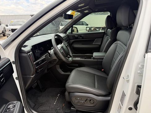 Used 2025 Hyundai Santa Fe Calligraphy image 9