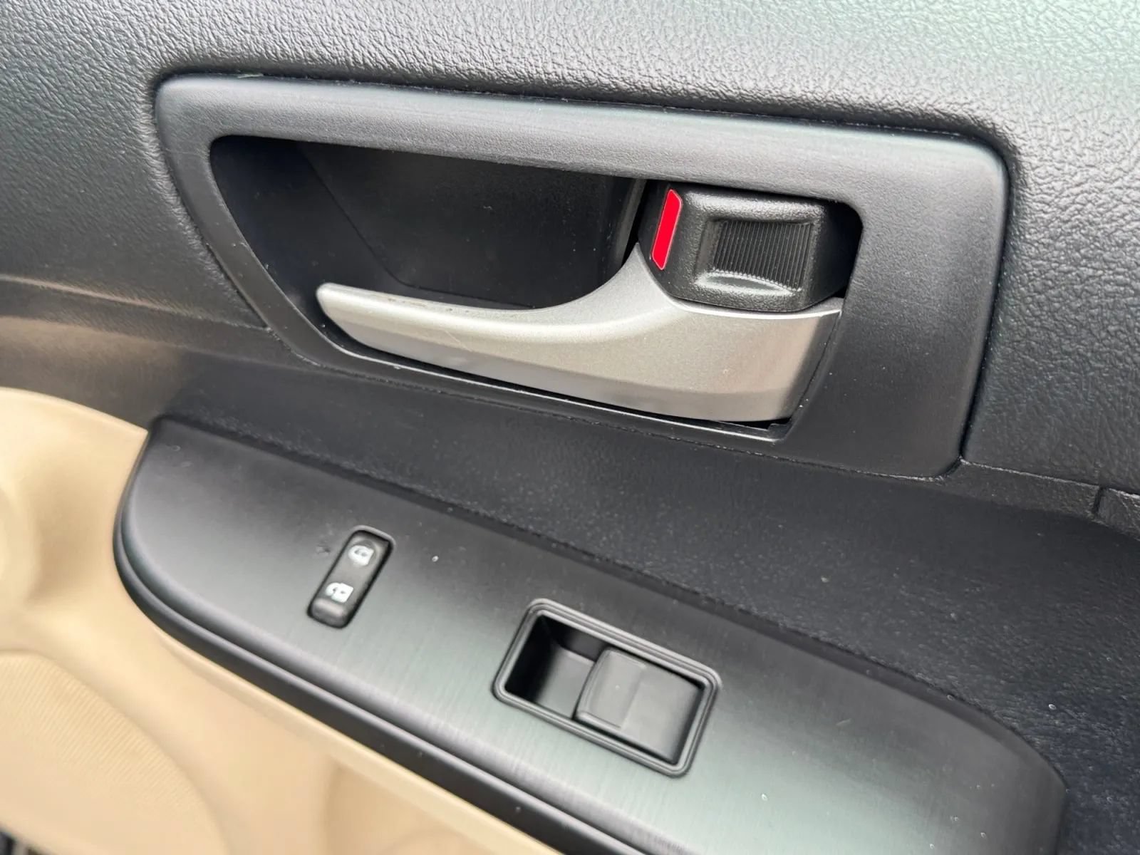 Used 2012 Toyota Camry LE FWD image 20