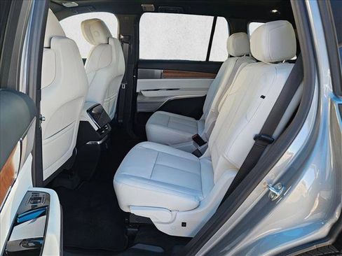 New 2026 Cadillac Vistiq Sport image 17