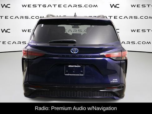 Used 2022 Toyota Sienna XSE image 4