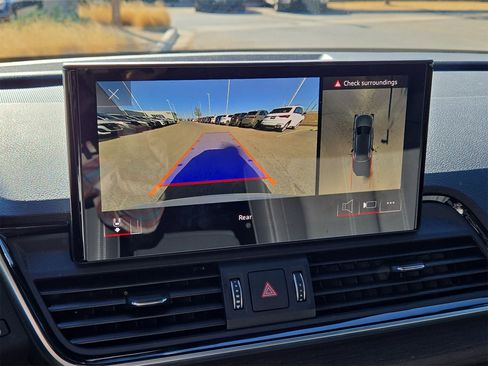 Used 2025 Audi Q5 e Premium Plus w/ Premium Plus Package image 18