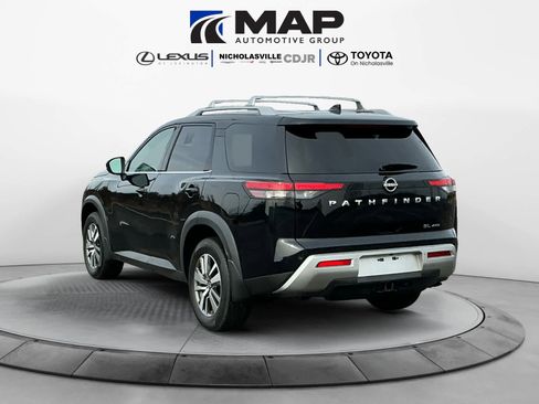 Used 2023 Nissan Pathfinder SL image 5