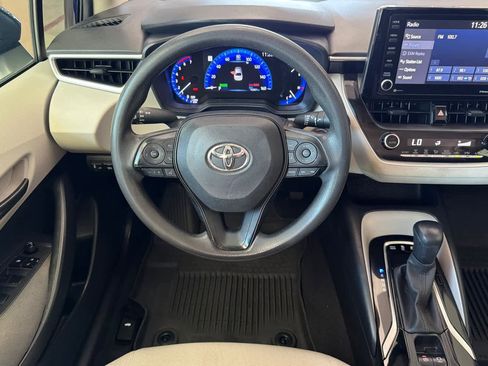 Used 2022 Toyota Corolla LE FWD image 14