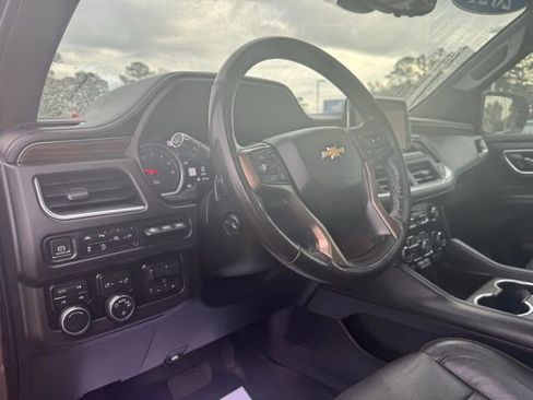 Used 2021 Chevrolet Tahoe High Country w/ Premium Package image 18