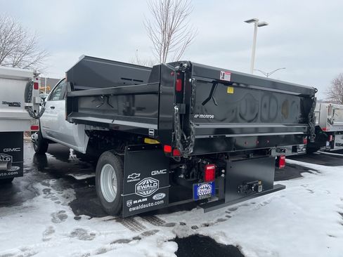 New 2025 GMC Sierra 3500 Pro w/ Convenience Package image 7