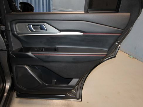 Used 2025 Ford Explorer ST-Line w/ Premium Package AWD/4WD image 28