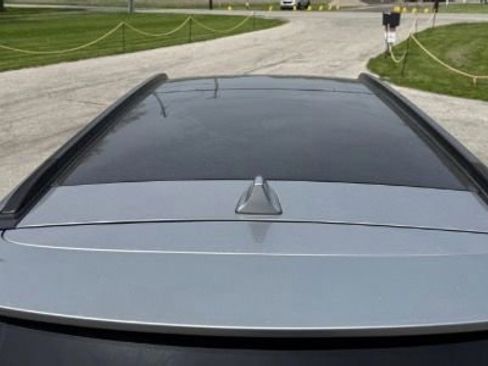 Used 2017 Hyundai Santa Fe Limited w/ Cargo Package FWD image 6