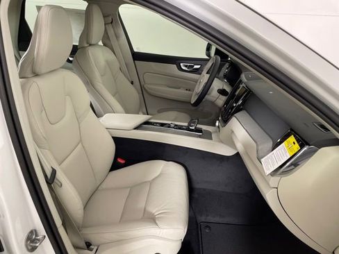 Certified 2024 Volvo XC60 T8 Plus w/ Protection Package Premier image 39