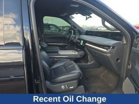 Used 2025 Lincoln Navigator L Reserve w/ Jet Appearance Package image 16